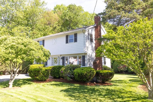 7 West Ferdinand St, Stoneham, MA 02180