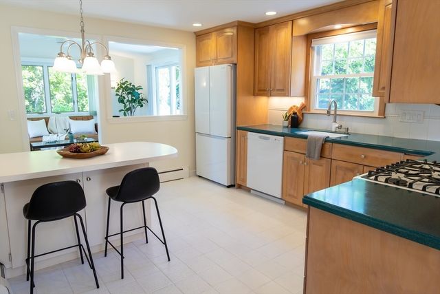 7 West Ferdinand St, Stoneham, MA 02180