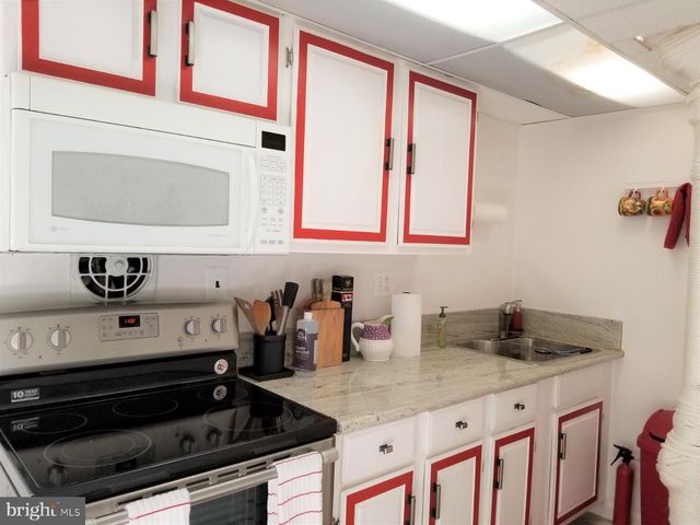 5208 ACACIA AVE, Bethesda, MD 20814