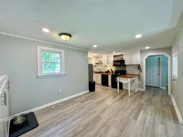 2193 Lakeshore Drive, Manning, SC 29102