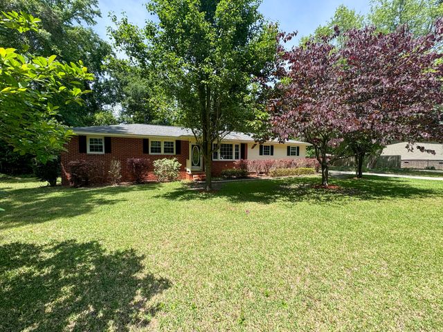 2193 Lakeshore Drive, Manning, SC 29102