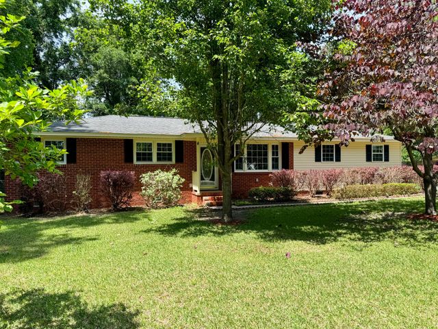 2193 Lakeshore Drive, Manning, SC 29102