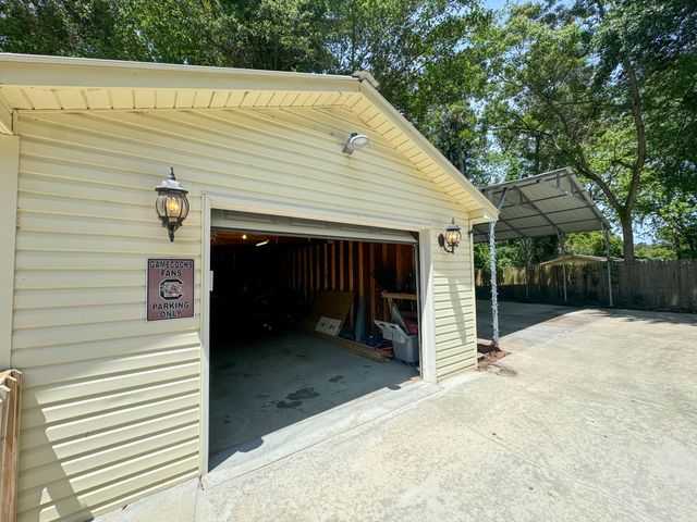 2193 Lakeshore Drive, Manning, SC 29102