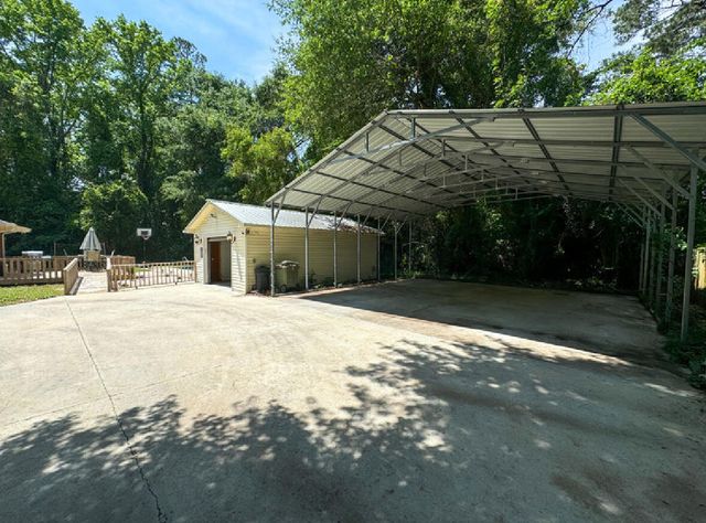 2193 Lakeshore Drive, Manning, SC 29102
