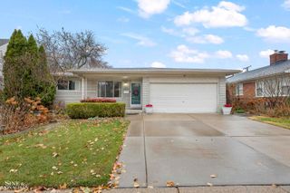 22201 Benjamin Street, St Clair Shores, MI 48081