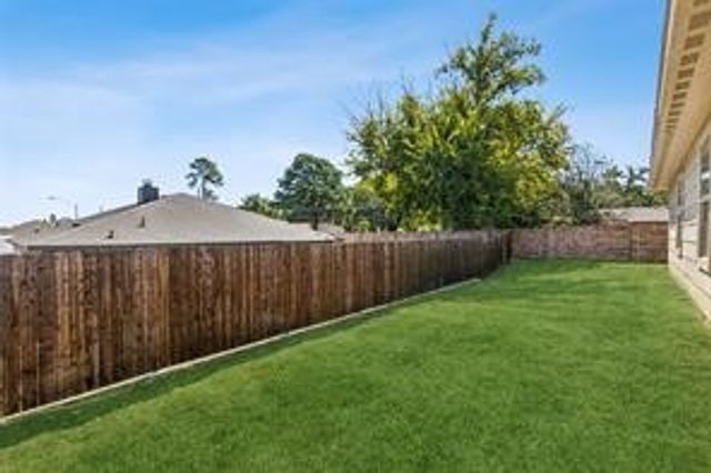 287 MARINA Drive, Azle, TX 76020