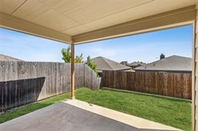 287 MARINA Drive, Azle, TX 76020