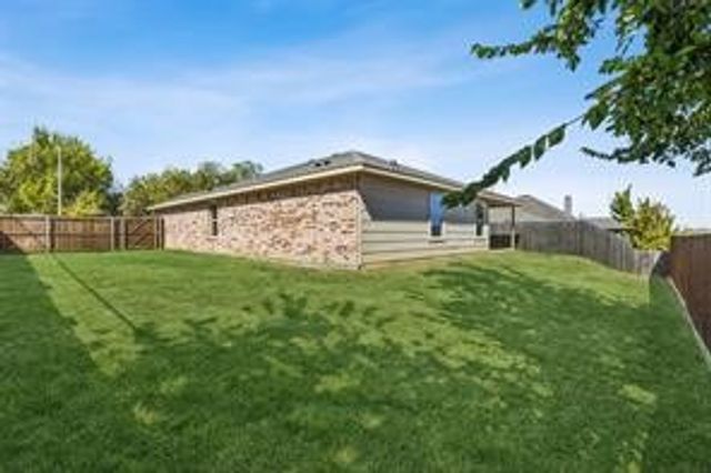 287 MARINA Drive, Azle, TX 76020