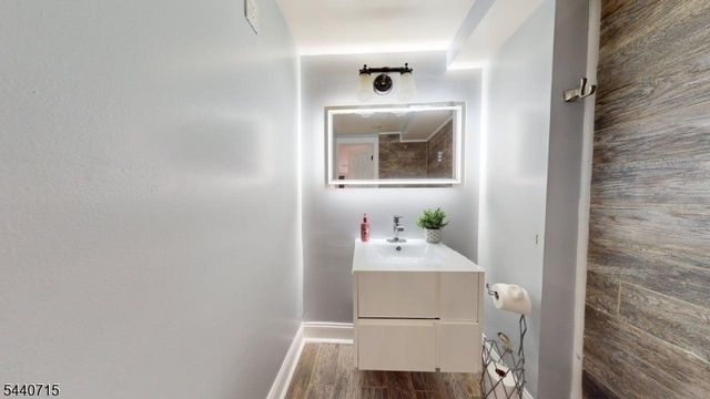 124 Green St, Franklin Twp., NJ 08873