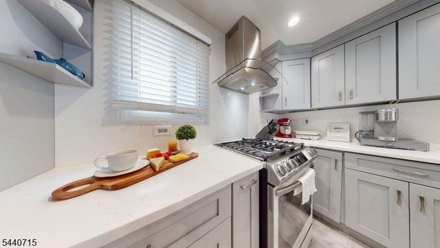 124 Green St, Franklin Twp., NJ 08873