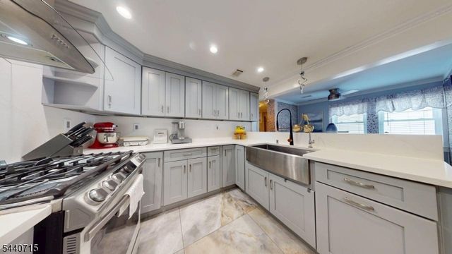124 Green St, Franklin Twp., NJ 08873