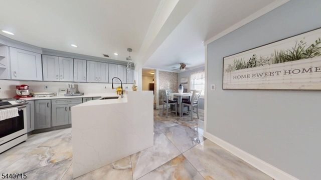 124 Green St, Franklin Twp., NJ 08873