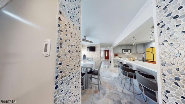 124 Green St, Franklin Twp., NJ 08873