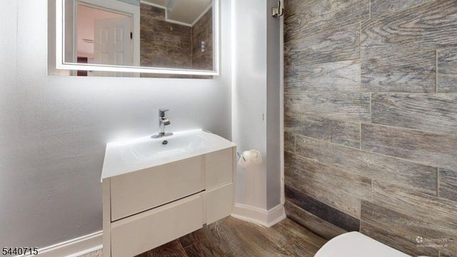124 Green St, Franklin Twp., NJ 08873