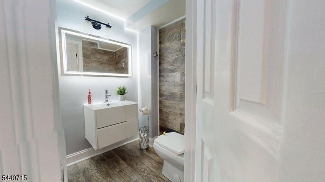 124 Green St, Franklin Twp., NJ 08873