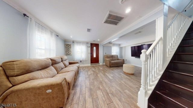 124 Green St, Franklin Twp., NJ 08873