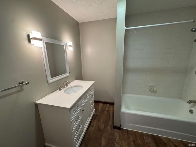 10521 Bethel Road, Fort Wayne, IN 46818