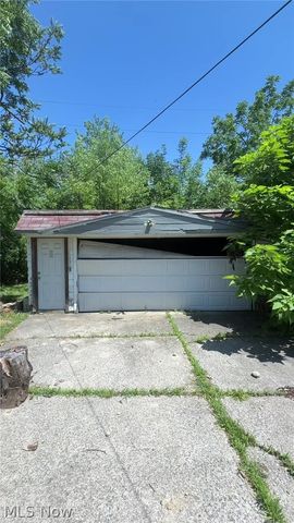 3525 E 110th Street, Cleveland, OH 44105