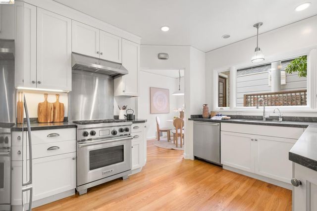 491 Boynton Ave, Berkeley, CA 94707