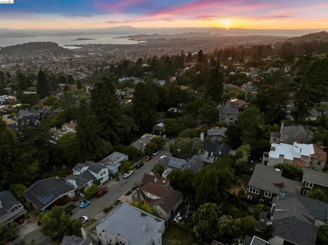 491 Boynton Ave, Berkeley, CA 94707