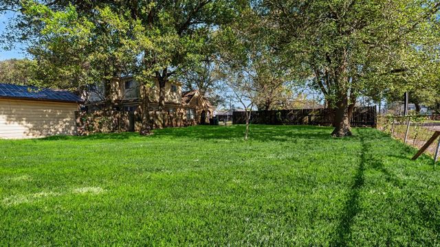 8405 Glenview Drive, Houston, TX 77017