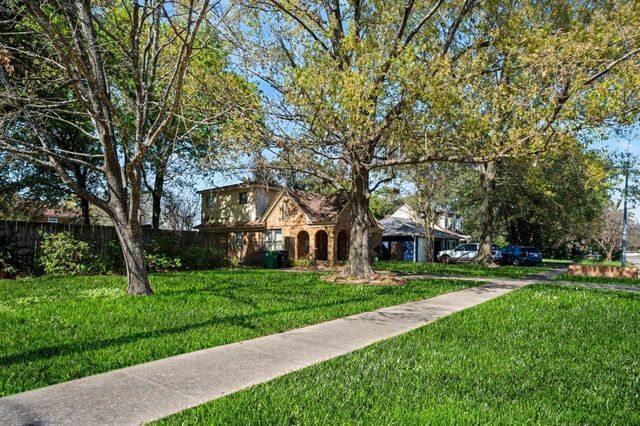 8405 Glenview Drive, Houston, TX 77017