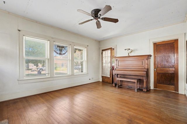 8405 Glenview Drive, Houston, TX 77017