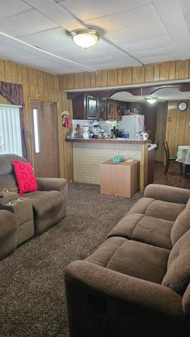 690 W Hermosa Street 20, Lindsay, CA 93247