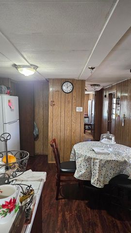 690 W Hermosa Street 20, Lindsay, CA 93247