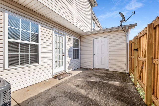 423 Shoshone Pl, Murfreesboro, TN 37128