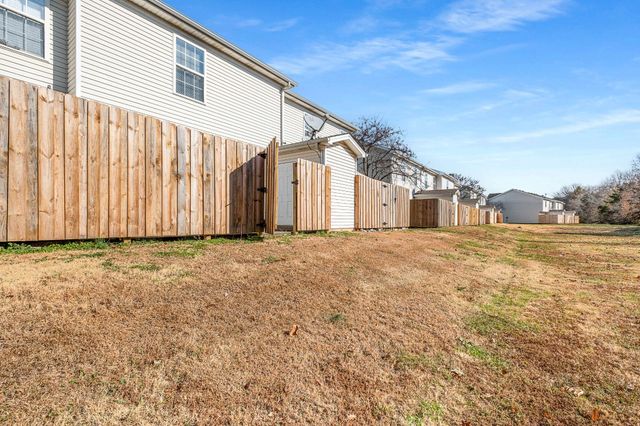 423 Shoshone Pl, Murfreesboro, TN 37128