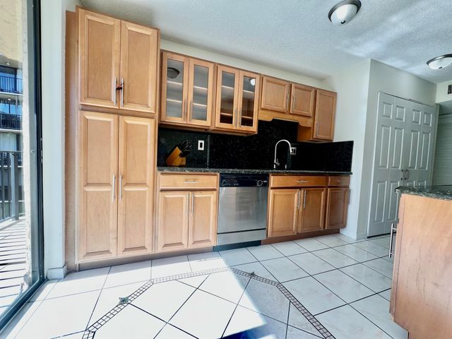 3590 Blue Lake Drive 304, Pompano Beach, FL 33064