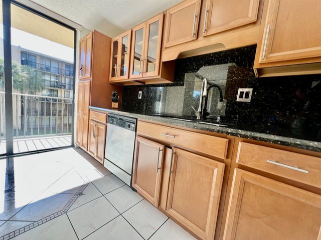 3590 Blue Lake Drive 304, Pompano Beach, FL 33064