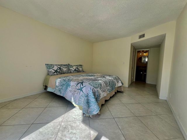3590 Blue Lake Drive 304, Pompano Beach, FL 33064