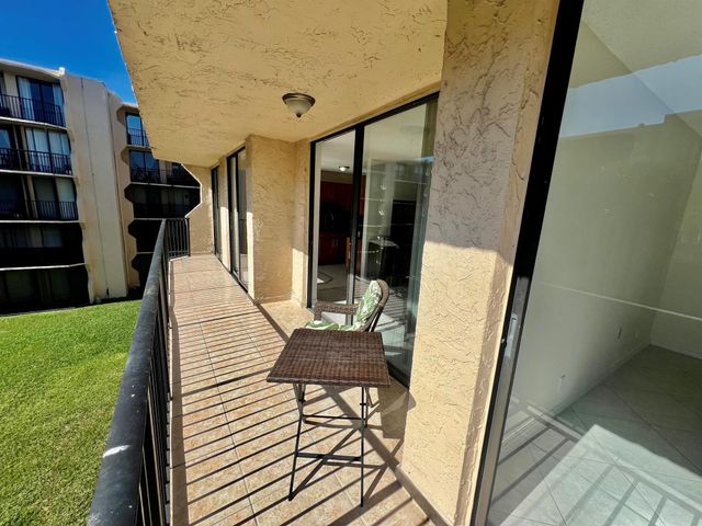 3590 Blue Lake Drive 304, Pompano Beach, FL 33064