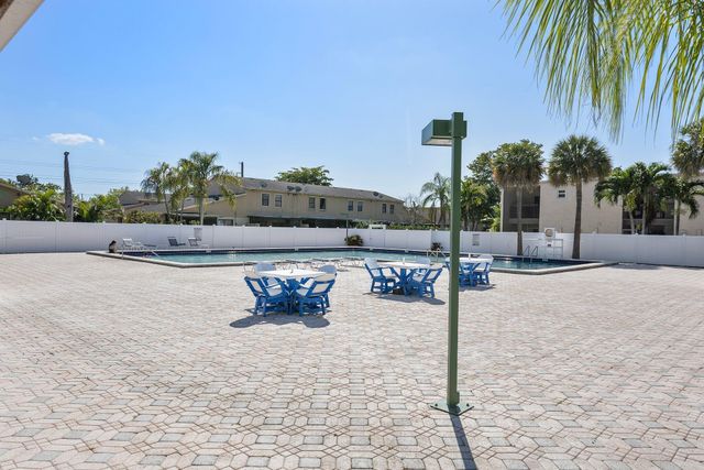 3590 Blue Lake Drive 304, Pompano Beach, FL 33064