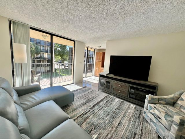 3590 Blue Lake Drive 304, Pompano Beach, FL 33064