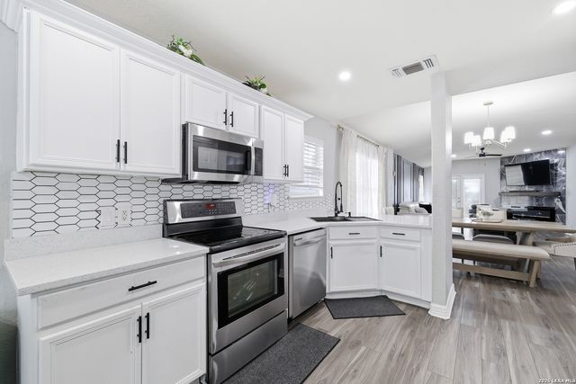 13223 Camino Carlos, San Antonio, TX 78233