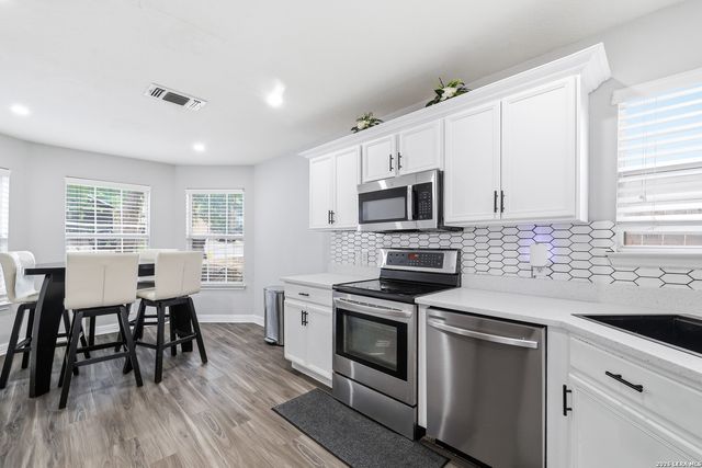 13223 Camino Carlos, San Antonio, TX 78233