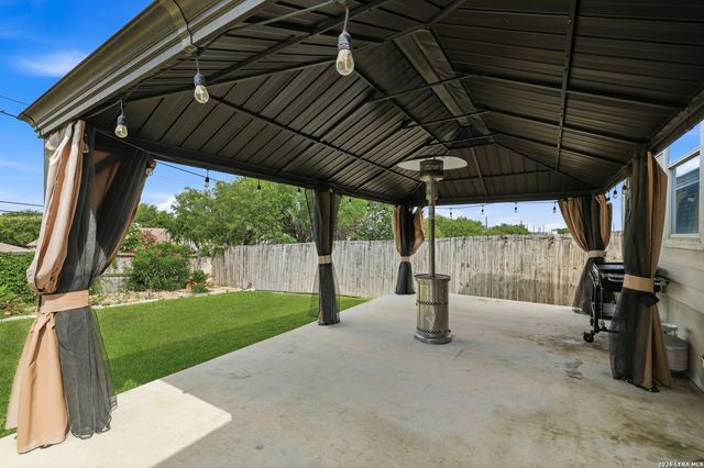 13223 Camino Carlos, San Antonio, TX 78233