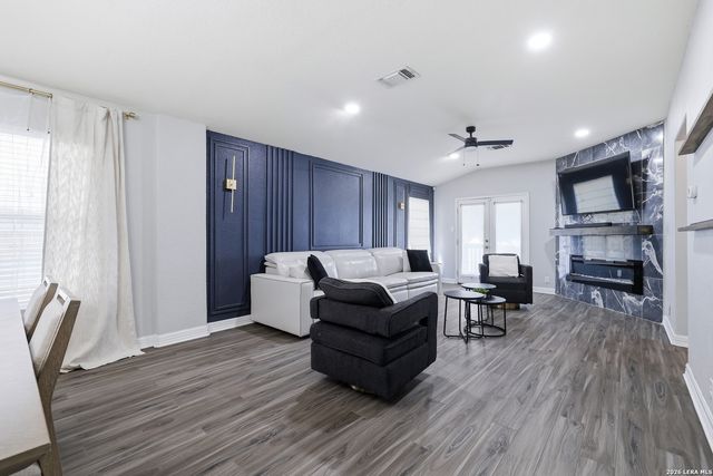 13223 Camino Carlos, San Antonio, TX 78233