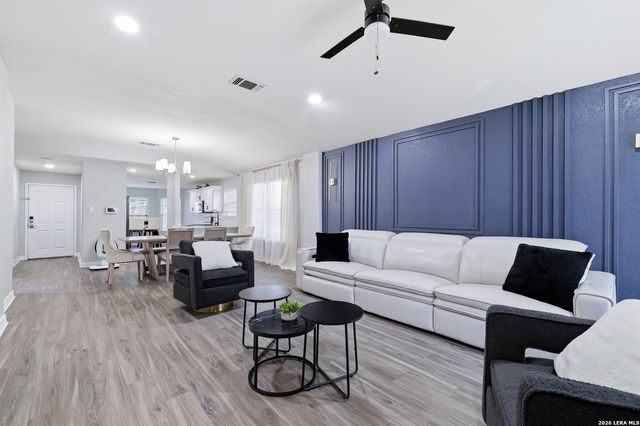 13223 Camino Carlos, San Antonio, TX 78233