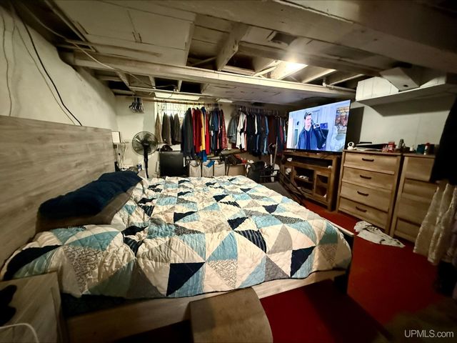 524 Detroit Avenue, Iron Mountain, MI 49801