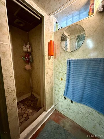 524 Detroit Avenue, Iron Mountain, MI 49801