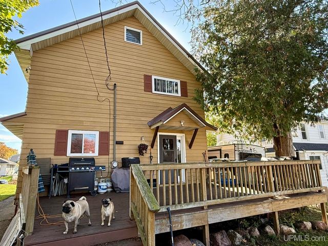 524 Detroit Avenue, Iron Mountain, MI 49801