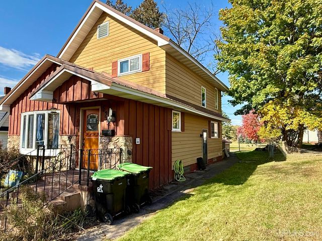 524 Detroit Avenue, Iron Mountain, MI 49801