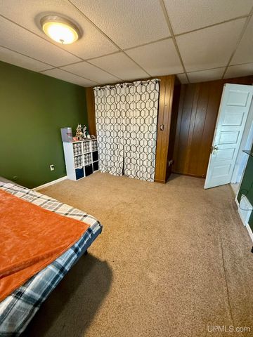 524 Detroit Avenue, Iron Mountain, MI 49801