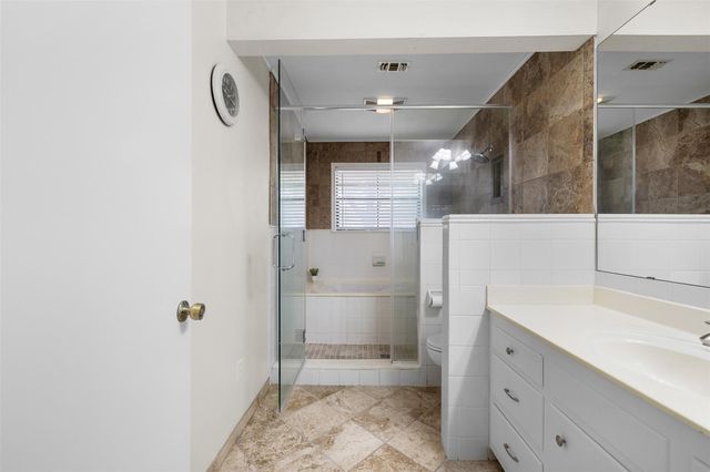 107 Memorial Lane, Columbus, TX 78934