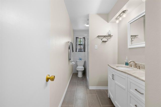 107 Memorial Lane, Columbus, TX 78934