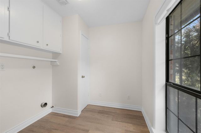 107 Memorial Lane, Columbus, TX 78934